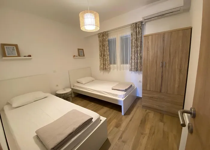 Laoura Corfu (city)